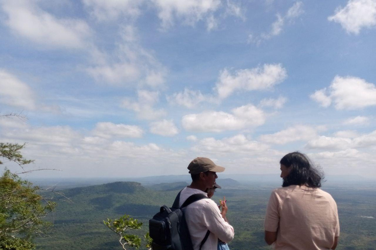 Tour privato di un giorno intero di Preah Vihear, Koh Ker e Beng MealeaBerlina privata