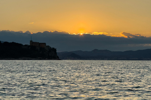 Golf Juan: Crucero en velero al atardecer con aperitivo en la Isla