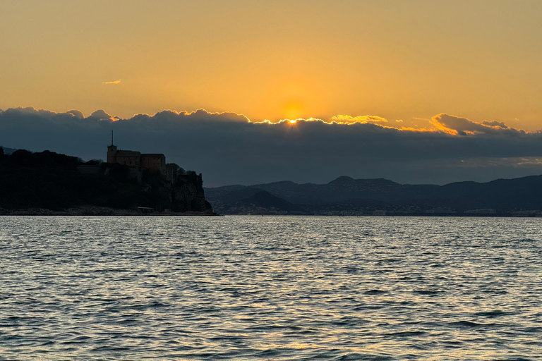 Golf Juan: Crucero en velero al atardecer con aperitivo en la Isla