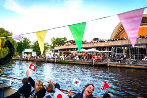 Berlin: 2-Hour Spree Cruise with Drag Queen & Sightseeing