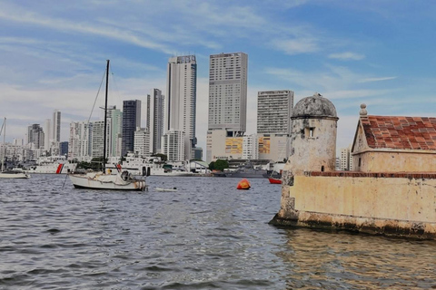 Passeio de bicicleta ao pôr do sol com visita à baía de Cartagena e GetsemaníPasseio de bicicleta ao pôr do sol com visita à Baía de Cartagena e Getsemaní