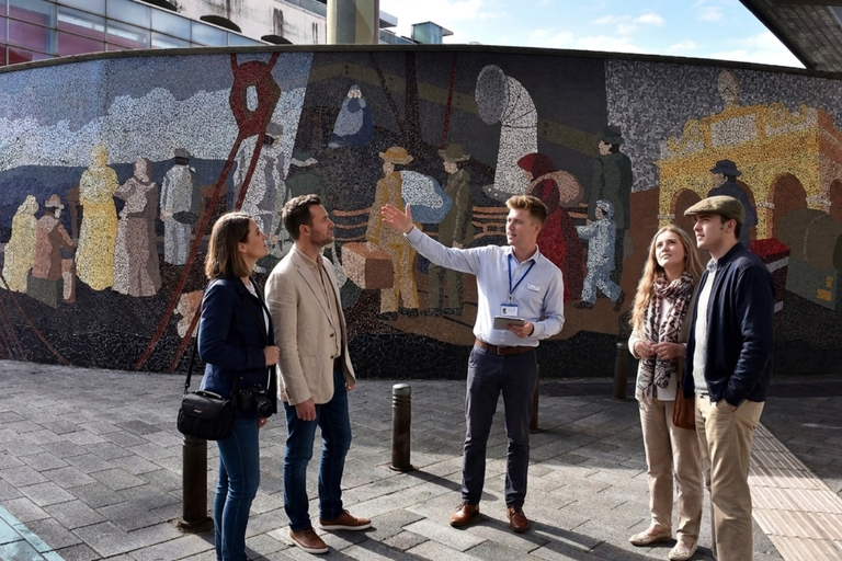 Genoa Burial & Street Art Tour Tour in Italian