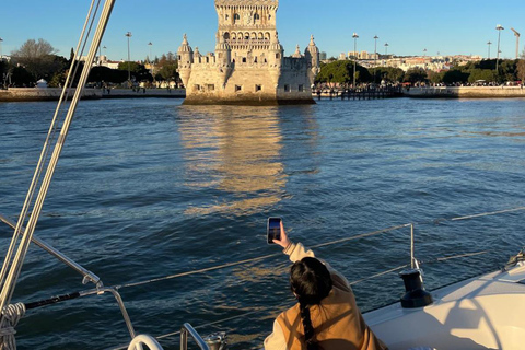 Lizbona: Rejs żaglówką o zachodzie słońca z winem