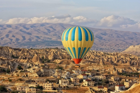 Cappadoce : Montgolfière au lever du soleil à GöremeCappadoce : Excursion en montgolfière au lever du soleil à Göreme avec collations