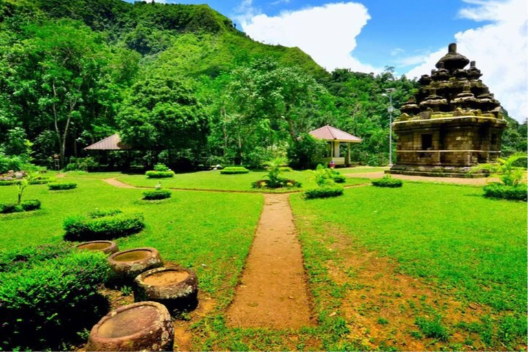 Yogyakarta Selogriyo Trek & Borobudur Drone Adventure