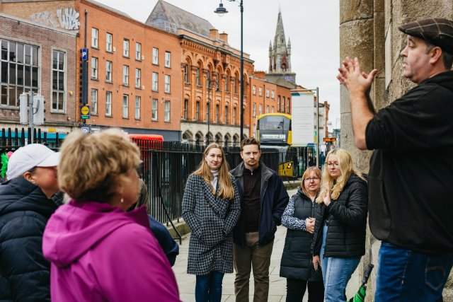 Dublino: Tour guidato a piedi con una guida locale