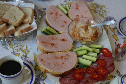 Bucharest: Communist Tour with Museum & Communist Appetizers