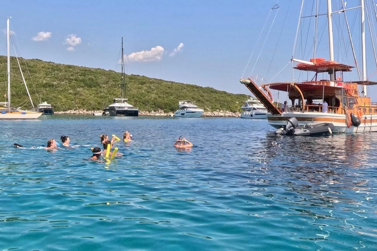 Sunset Cruise Athens Riviera – Half Day Swimming&BBQ onBoard