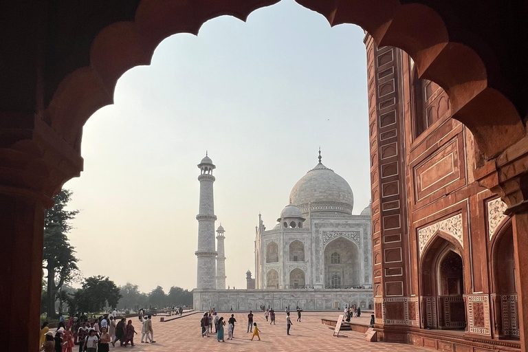 3-tägige private Tour durch das Goldene Dreieck: Delhi, Agra und JaipurPrivater AC-Wagen mit 5-Sterne-Hotelaufenthalt