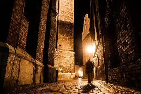 Bordeaux: Dark History and Macabre Walking Tour