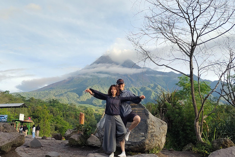 Lo más destacado de Yogyakarta: tour por el volcán Merapi y los templosPuntos destacados de Yogyakarta: tour por el volcán Merapi y los templos