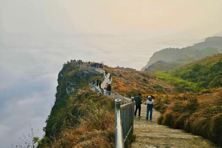 Pokhara: Manungkot Sunrise Tour with Hotel Pickup & Guide