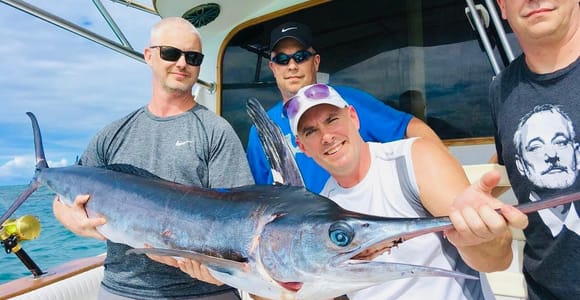 Punta Cana: Deep-Sea Fishing Trip with Drinks & Pickup