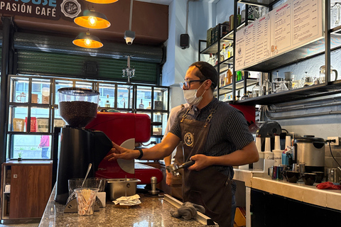 Bogotá: La Candelaria Food Tour with 7 Tastings & Ajiaco
