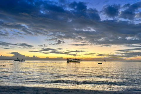 Zanzibar : Sunset Dhow Cruise in Nungwi & Kendwa