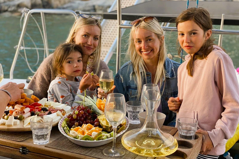 Héraklion : Croisière en catamaran sur l&#039;île de Dia pour les familles et les enfants