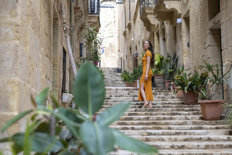 Valletta: Private Photoshoot in Old Town, Harbour & Gardens Standard: 20 photos | 30 mins