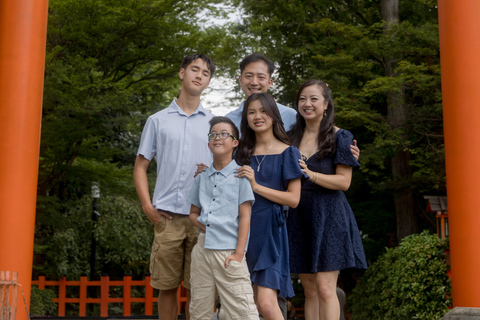 Kyoto: Gion Family Photoshoot with Local Photographer Option 2 – 4 Hours | Two Areas