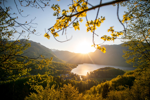 Vandring &amp; FotoVandring och fotografering vid solnedgången