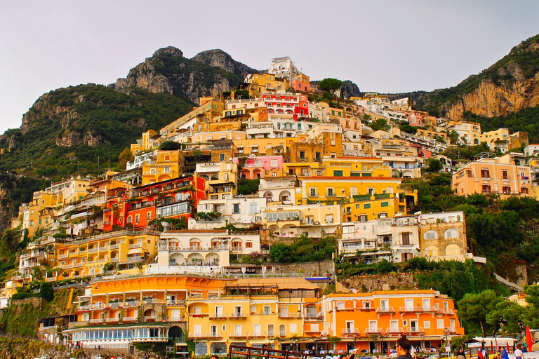 Von Sorrento aus: Goldener Abend in Positano