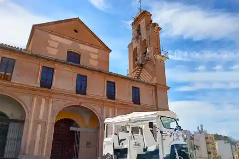 Malaga: Premium private Tuk Tuk tour