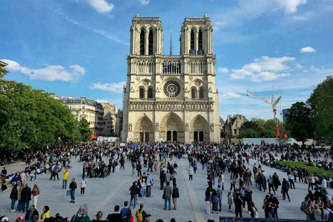 Notre-Dame: Highlights im Inneren mit FührungIntim: Führung außen und innen + Bootsfahrt