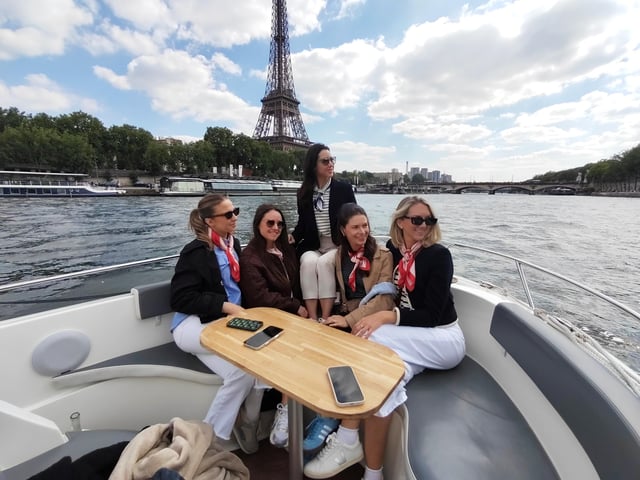 Paris: Private Boat Cruise on Seine River