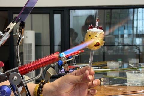 Shanghai: Traditional Glass Workshop & Handmade Souvenir