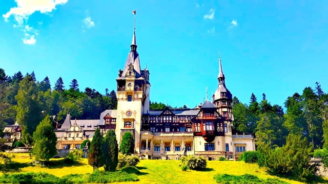 From Bucharest: Peles Castle & Slanic Salt Mine Tour