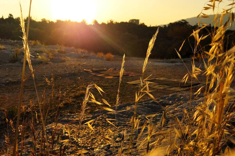 Mityczna joga i medytacja w Atenach o wschodzie i zachodzie słońcaAkropol w Atenach Mityczna joga i medytacja Wschód i zachód słońca