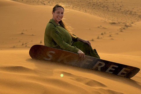 Riad: Dunas de areia vermelha e quadricicloDuens de areia vermelha