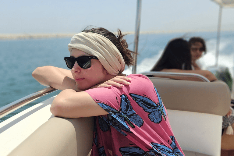 Full Day Damaniyat Island Experience with Beach Barbecue Full Day Damaniyat Island Experience with Lunch