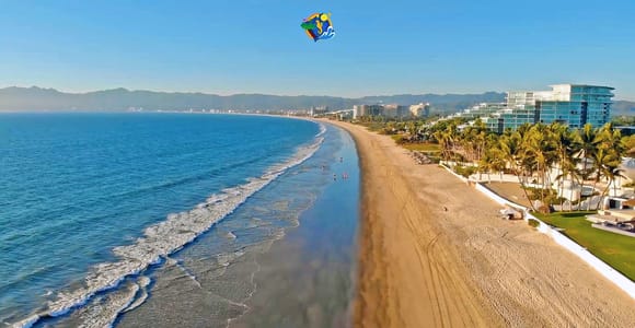 Puerto Vallarta: Parasailing Experience