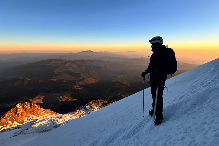 Pico de Orizaba Summit: 2-Day Tour with Gear and Personalized Tour Guide Pico de Orizaba Summit: 2-Day Tour with Equipment and Personalized Guide