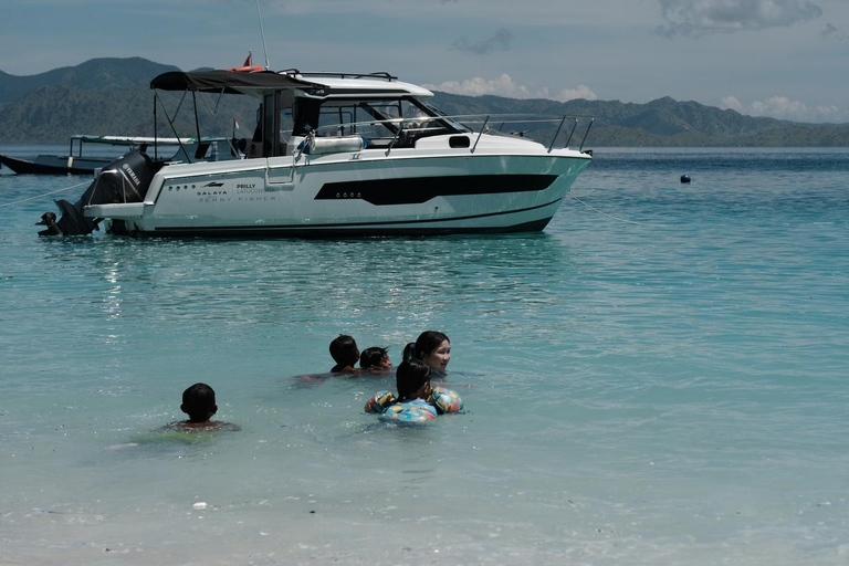 Labuan Bajo: Private Yacht Komodo-Inseln &amp; Manta-SchnorchelnPrivate Yachttour am Vormittag (13:00–19:00 Uhr) – Maximal 6 Gäste