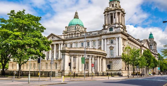 Dublin Day Trip to Belfast, Titanic, Giant&#39;s Causeway by Car