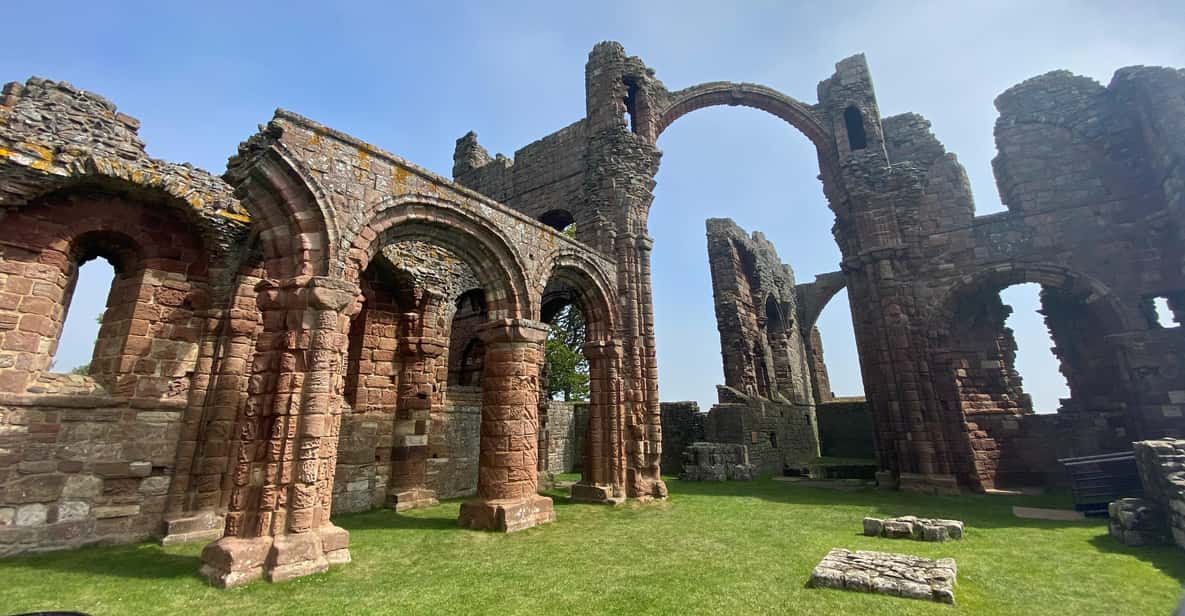 Afbeelding 8 van Edinburgh: Bamburgh Castle, Northumberland en Alnwick Trip