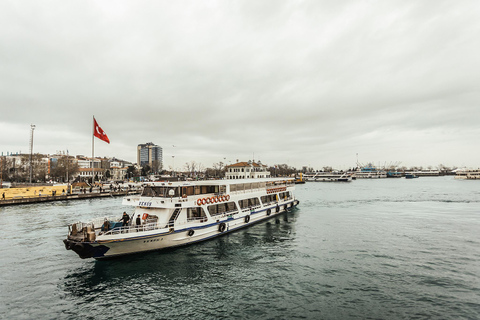 Istanbul: Bosphorus Bites Food Tour with 14+ Tastings