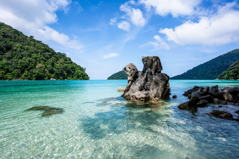 Khao Lak : Excursion de plongée en apnée dans les îles Surin avec le village Moken