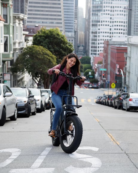 San Francisco: alquiler de bicicletas eléctricas con casco y candado