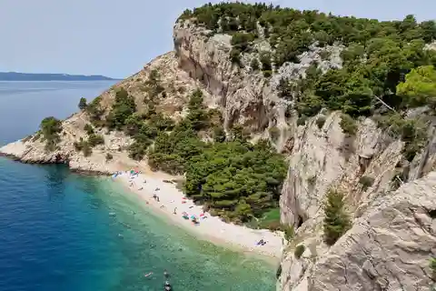 Makarska: Küstenwanderung und Badetour