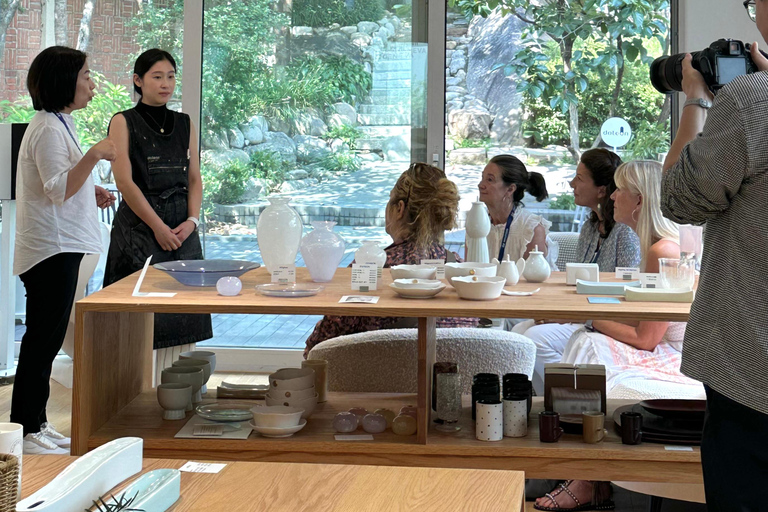 Seoul: Korean Moon Jar Pottery Workshop with Tea & Music