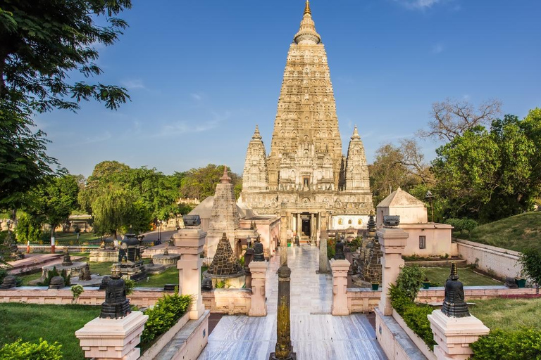 Varanasi Getaway: 3-Day Tour with Ganga Aarti and Sarnath