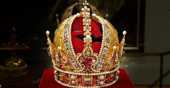Vienna: Imperial Treasury & New Hofburg Palace Combo Ticket