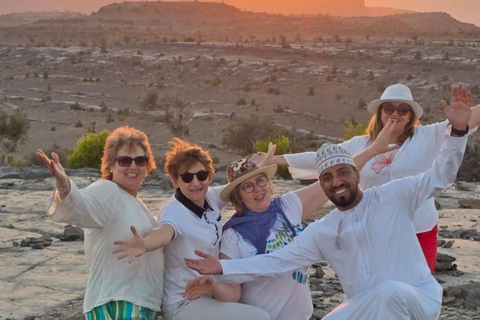 From Muscat: 2-Day Private Jebel Sham Tour with Hotel & Meal