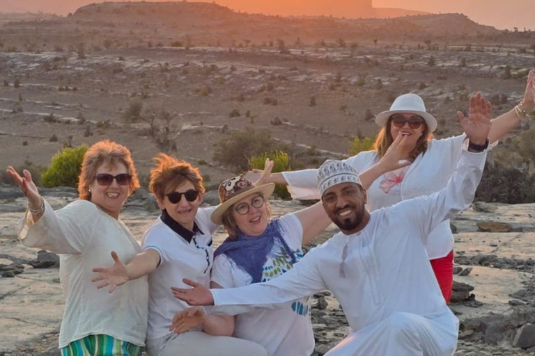 From Muscat: 2-Day Private Jebel Sham Tour with Hotel & Meal