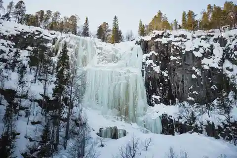Rovaniemi : Randonnée dans les cascades gelées du canyon de Korouoma