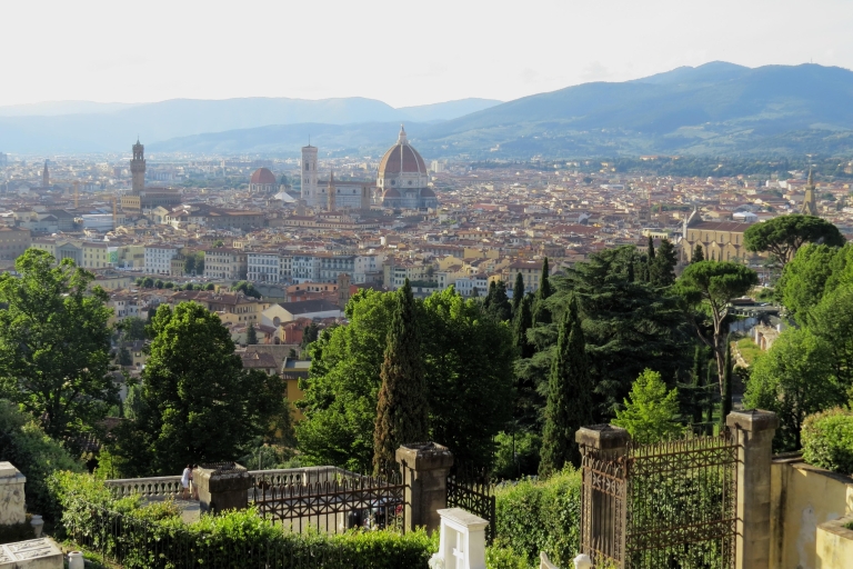 Florencia: alquiler de Vespa eléctrica con degustación de vino y queso