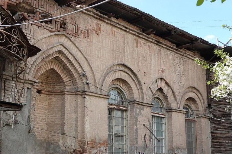 Verken Kond: Een historische wandeling door de oude wijk van Jerevan