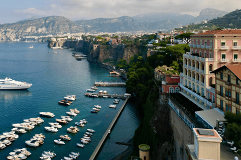 Sorrent: Fährfahrt zwischen Sorrent und Capri1-Wege-Fährticket von Sorrent nach Capri
